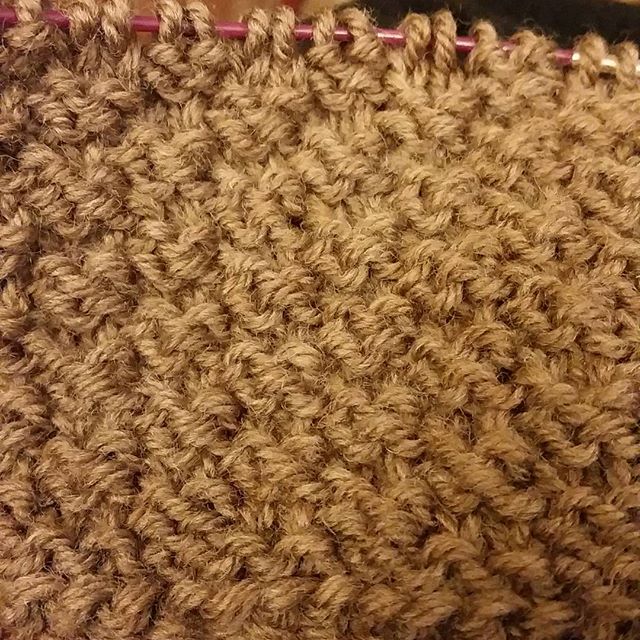 I really like the texture of this stitch. #knittersofinstagram #knitting