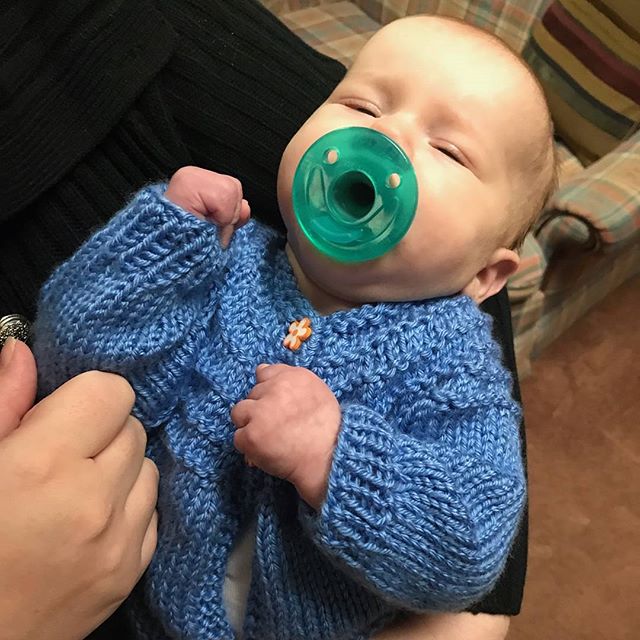 I love when people let me know the knits I make them are used!! #5hourbabysweater